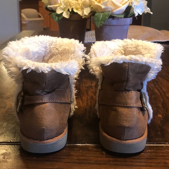 SALE! Womens SIZE 6 Ankle Booties 9 1/2” SO brand - Picture 4 of 8